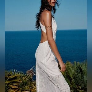 NWT Zara White Embroidered Midi Dress -Eyelet and Open Back, V-Neck Sz Small